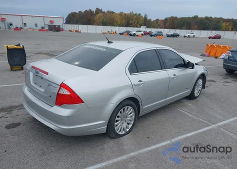 2011 Ford Fusion Hybrid z USA, uszkodzony, nr VIN 3FADP0L32BR105523